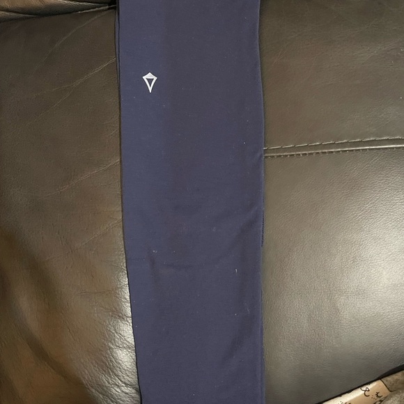 COPY - Ivivva Navy Blue Girls Leggings SOLD - Picture 6 of 10